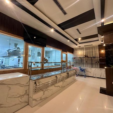 Ujvara Hotel โกเลม ภายนอก รูปภาพ