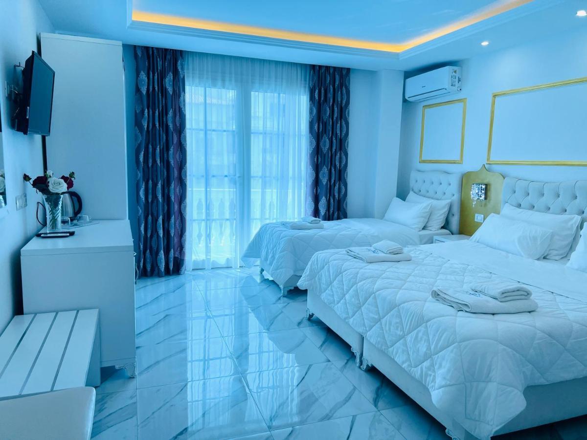 Ujvara Hotel โกเลม ภายนอก รูปภาพ