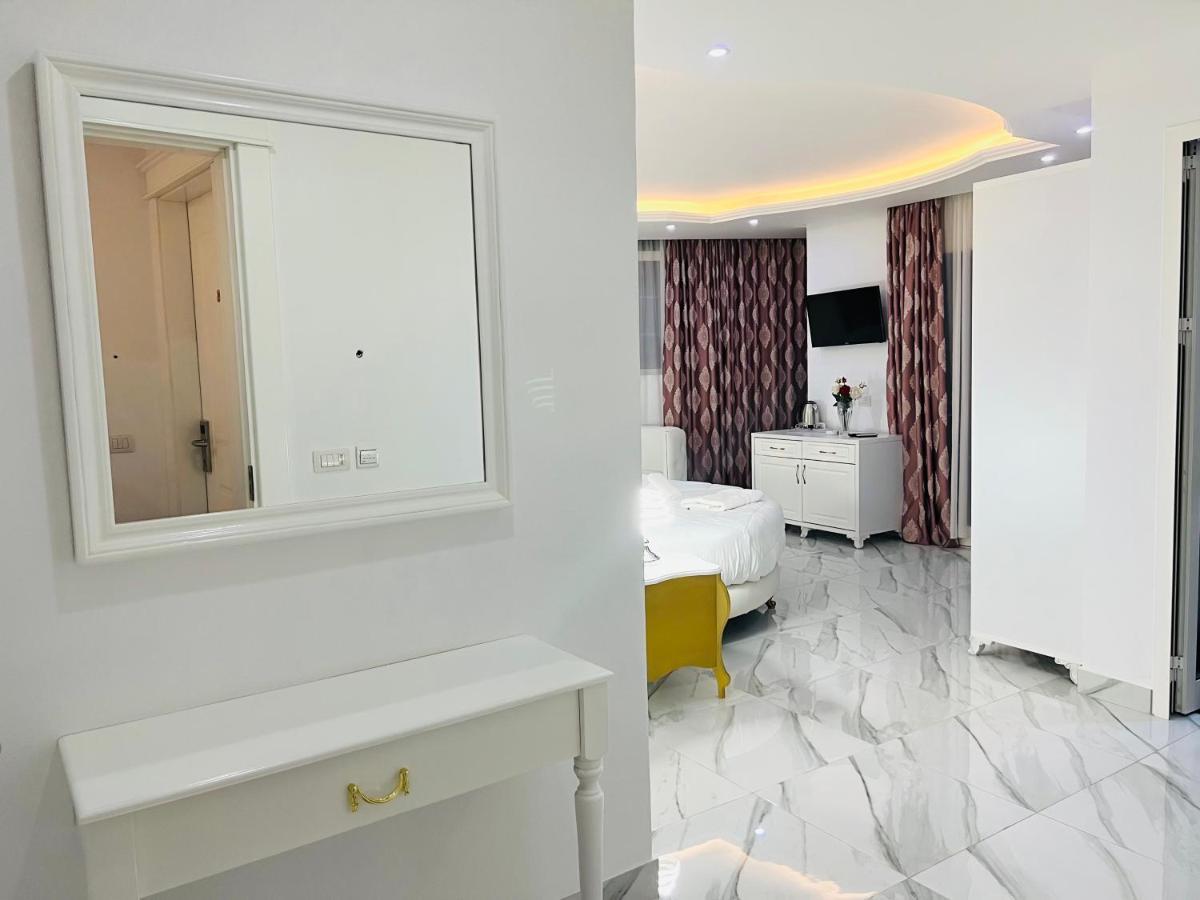 Ujvara Hotel โกเลม ภายนอก รูปภาพ