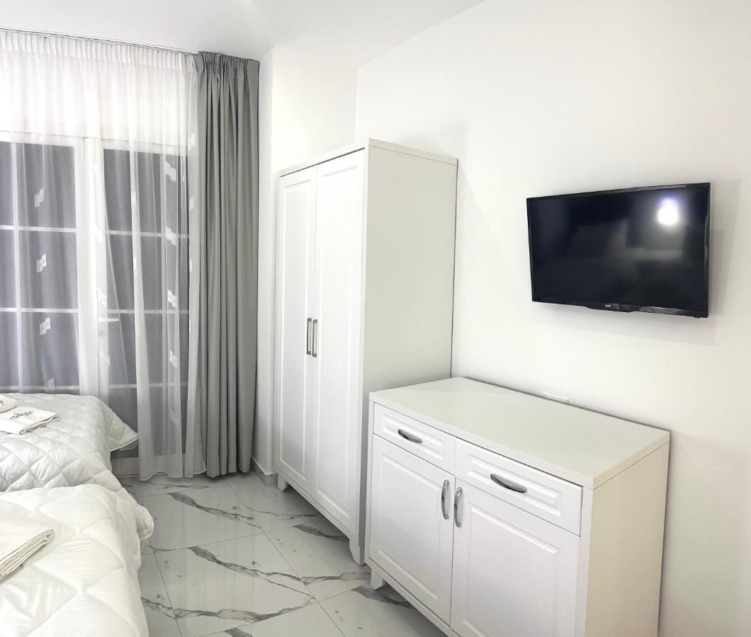 Ujvara Hotel โกเลม ภายนอก รูปภาพ