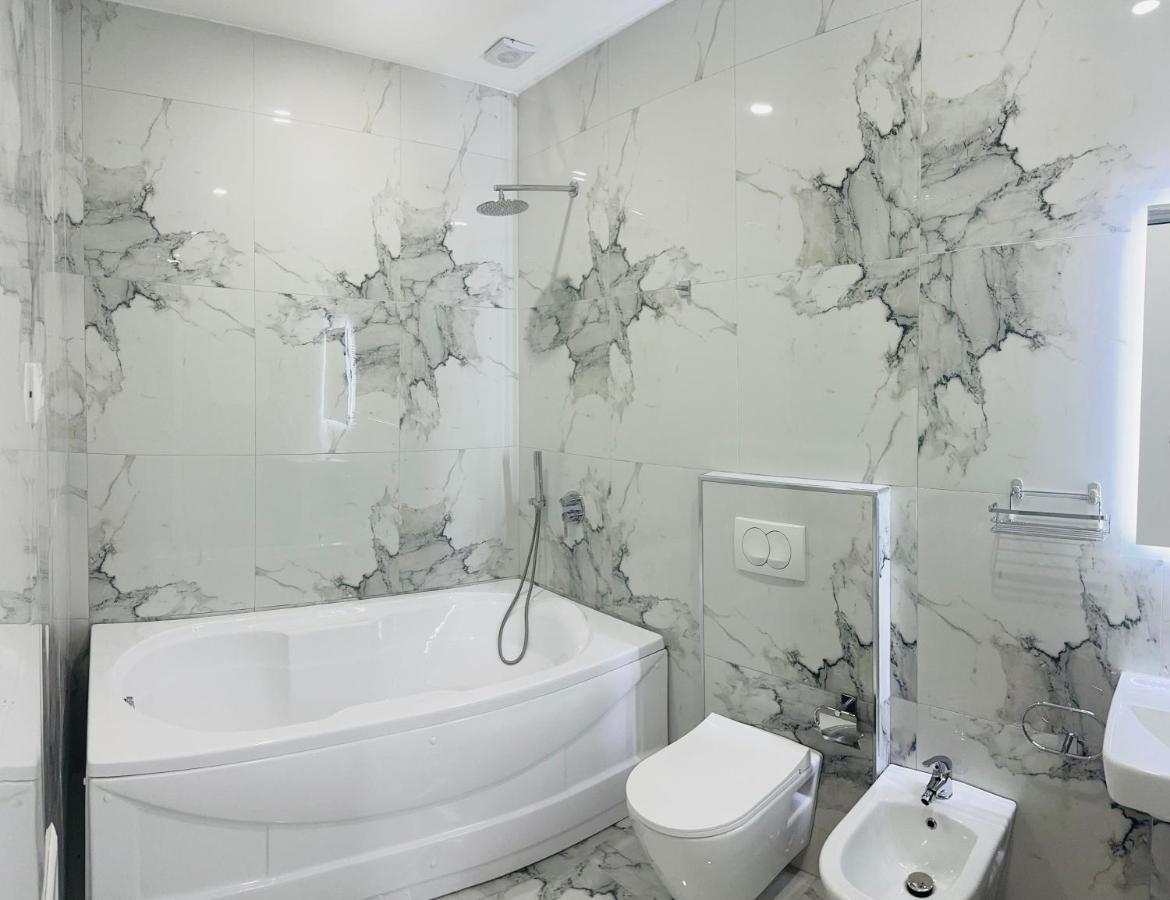 Ujvara Hotel โกเลม ภายนอก รูปภาพ