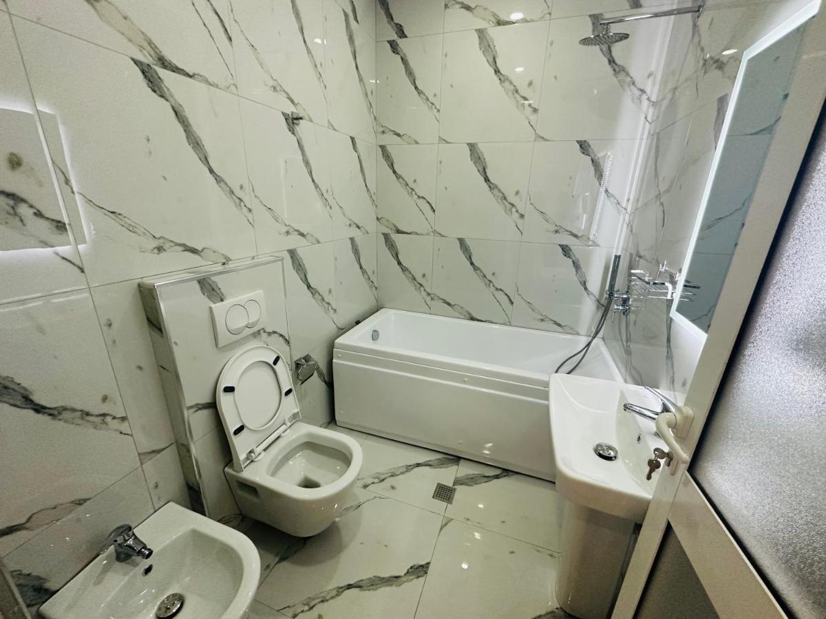 Ujvara Hotel โกเลม ภายนอก รูปภาพ