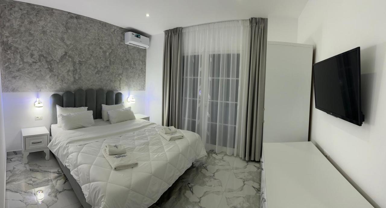 Ujvara Hotel โกเลม ภายนอก รูปภาพ