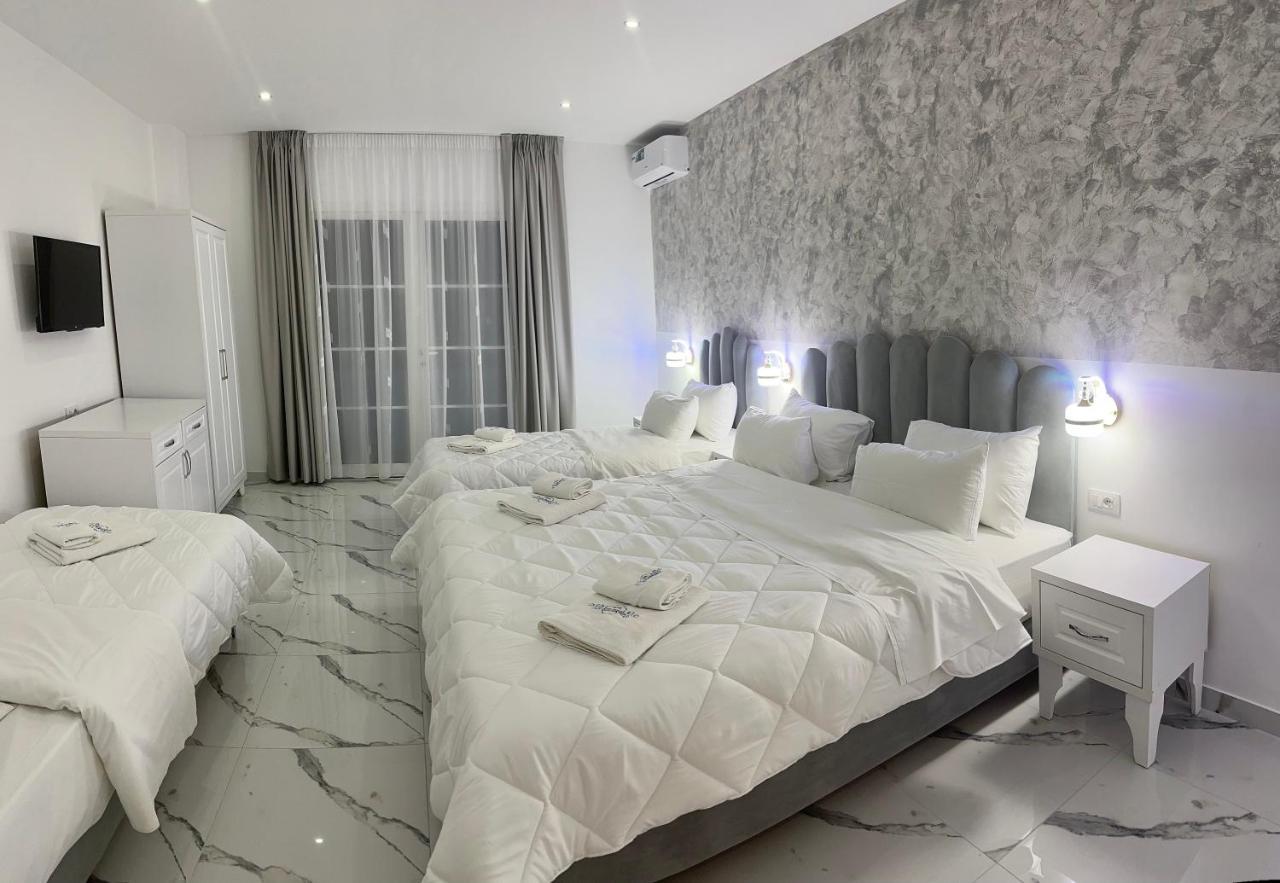 Ujvara Hotel โกเลม ภายนอก รูปภาพ