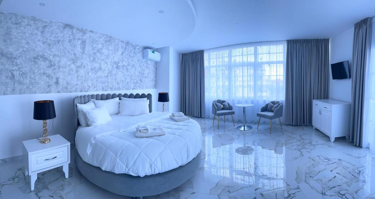 Ujvara Hotel โกเลม ภายนอก รูปภาพ