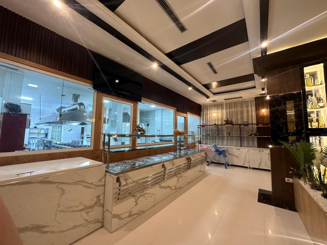 Ujvara Hotel โกเลม ภายนอก รูปภาพ