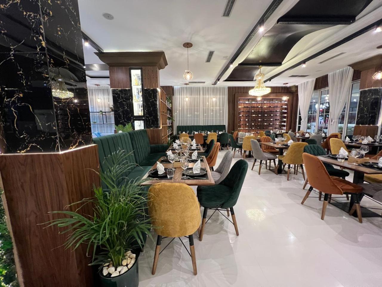 Ujvara Hotel โกเลม ภายนอก รูปภาพ