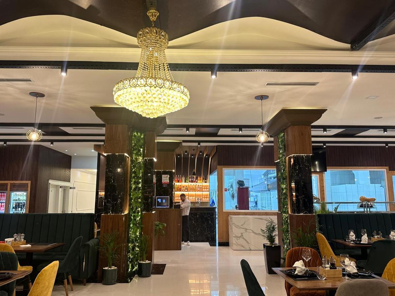 Ujvara Hotel โกเลม ภายนอก รูปภาพ
